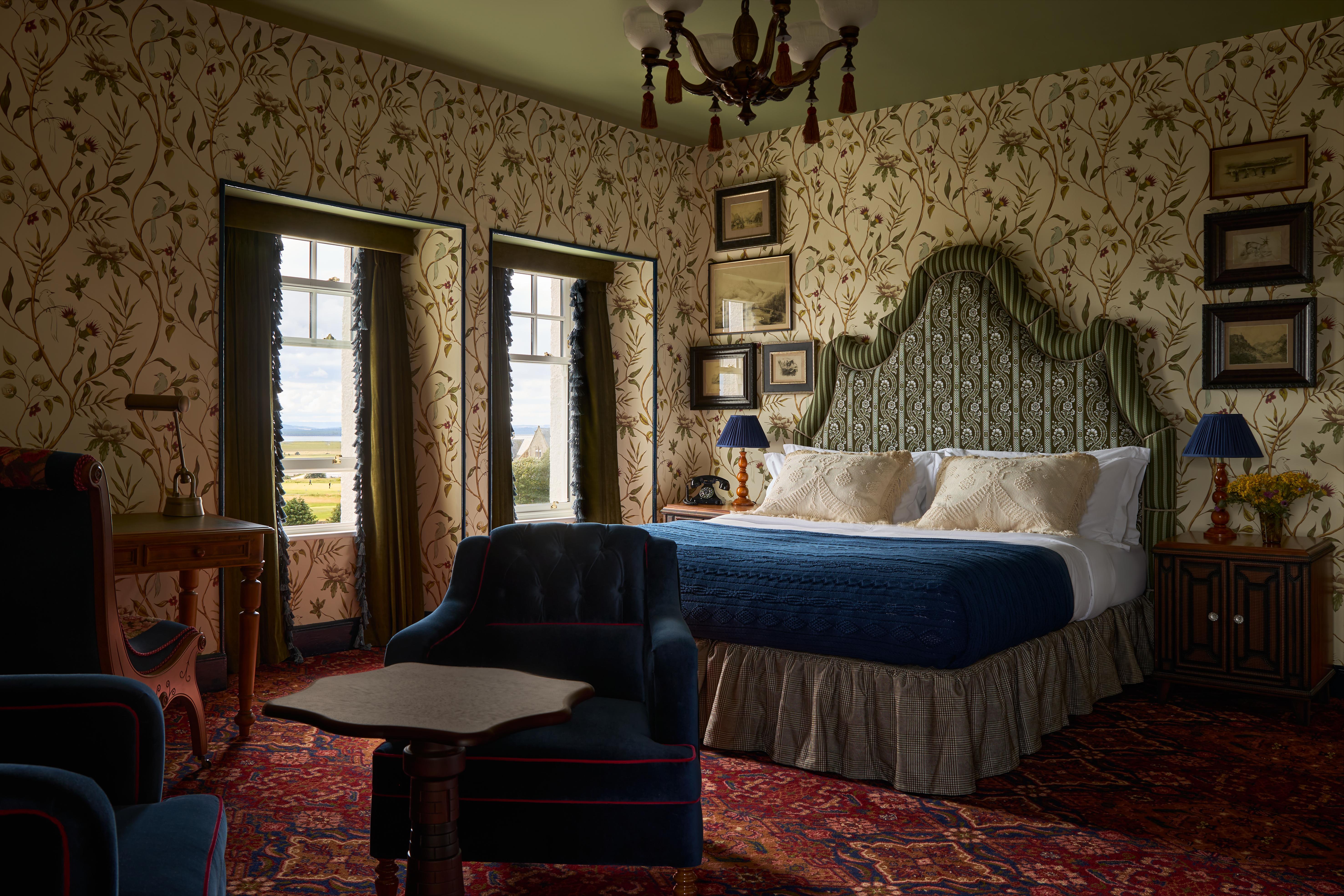 Dornoch Station Hotel Exterior foto A bedroom at the hotel